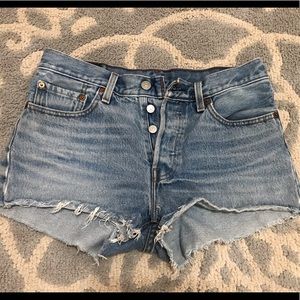 Levi’s 501 cutoff shorts